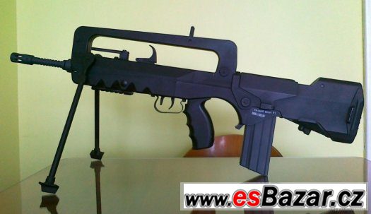 FAMAS F1