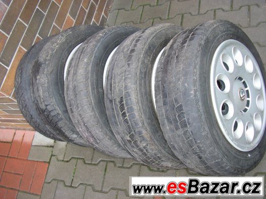 Prodám kola na ALFA ROMEO 15tky obuté na zimních gumách Prodám kola na ALFA ROMEO 15tky obuté na zimních gumách