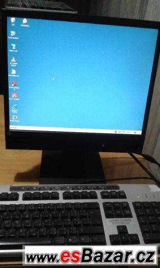 PC Comfor s LCD 15“, Win XP, klávesnice, kabely, hry a SW