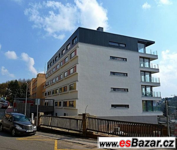 Velkorysý byt o ploše 64.0 m2 s balkonem