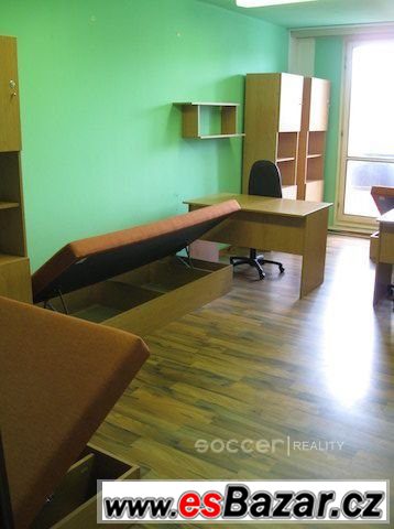 Pronájem kanceláře 52 m2, Hradec Králové - ul. Hradecká.