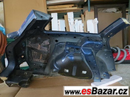 PRODÁM levý zadní blatník s podběhem na Audi A4 PRODÁM levý zadní blatník s podběhem na Audi A4