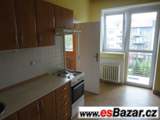 Pronájem 3+1, ulice Merhautova, Černá Pole, 80 m2, balkon, k