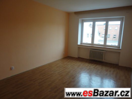 Pronájem 3+1, ulice Merhautova, Černá Pole, 80 m2, balkon, k