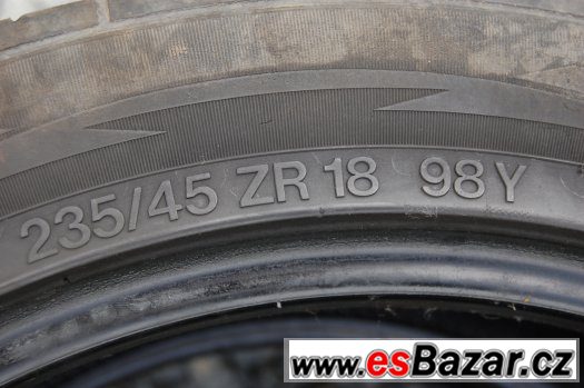 235/45ZR18 VREDESTEIN, 2ks, vzorek 3-4mm, záruka 235/45ZR18 VREDESTEIN, 2ks, vzorek 3-4mm, záruka