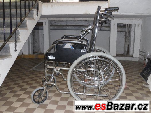 Mechanický polohovací invalidní vozík