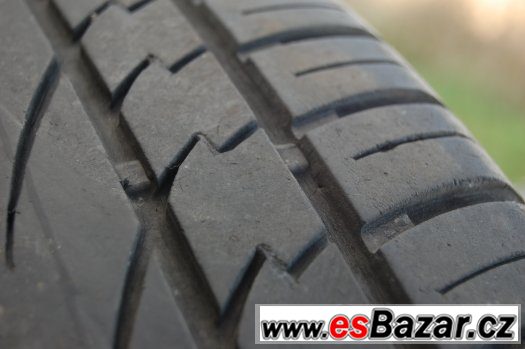 235/60R18 CONTINENTAL CrossContact UHP, 2ks, vzorek 4-5mm