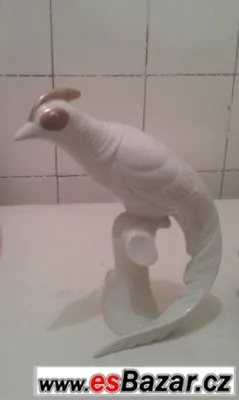 Prodám sošku z porcelánu a keramiky s motivem ptáčka