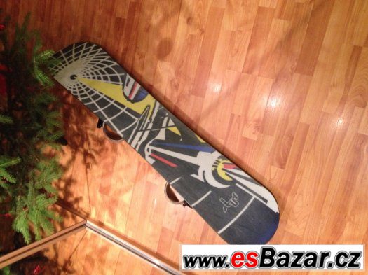 Prodám značkový snowboard 148 cm, kvalitní, jako nový