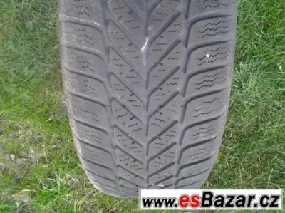 3 ks použitých zimních pneumatik Debica 195x65xR15
