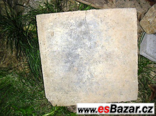 poptavam-dlazebni-betonove-kostky-50x50-cm