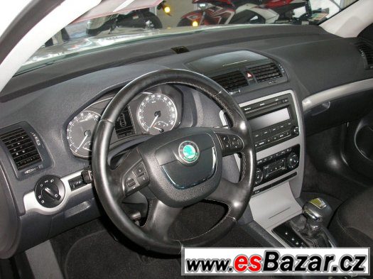 Octavia Combi 2,0Cr DSG ELEGANCE-po serv. prohlídce