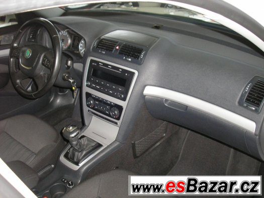 Octavia Combi 2,0Cr DSG ELEGANCE-po serv. prohlídce