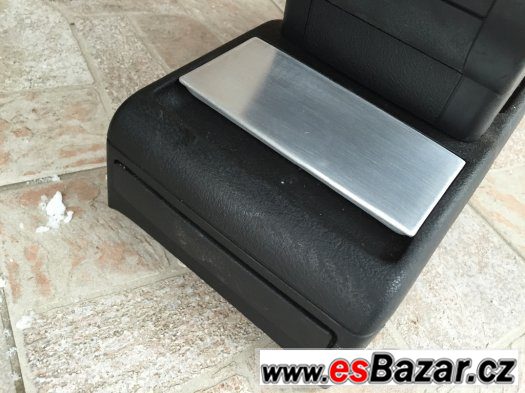 Prodám černou koženou loketku Passat B5 Prodám černou koženou loketku Passat B5