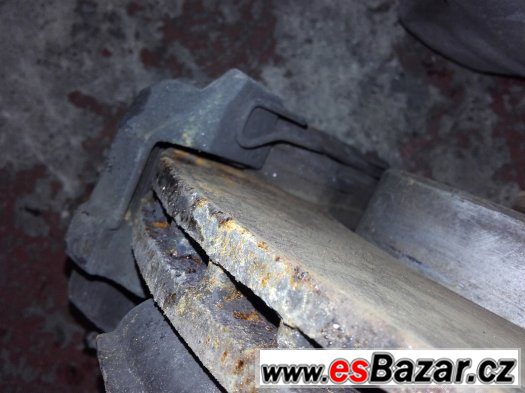 vw passat 3c B6 těhlice náboj brzdič přední náprava vw passat 3c B6 těhlice náboj brzdič přední náprava