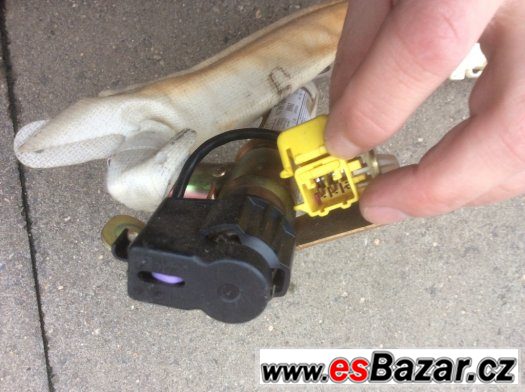 VW Golf IV - stropni airbag Moznost predani v Praze po dohode.