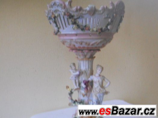 Porcelánový figurální nástolec vysoký 475mm