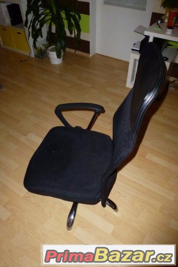 Kancelářská otočná židle