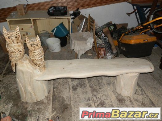 Dřevěná socha na zahradu Dřevěná socha na zahradu