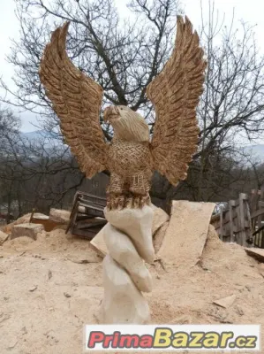 Dřevěná socha na zahradu