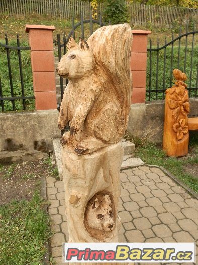 Dřevěná socha na zahradu