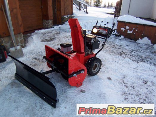 Sněžná fréza ARIENS s natáčecí radlicí Sněžná fréza ARIENS s natáčecí radlicí