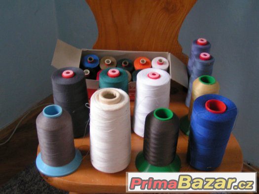 Nové,nepoužité nitě pro ruční i strojní šití