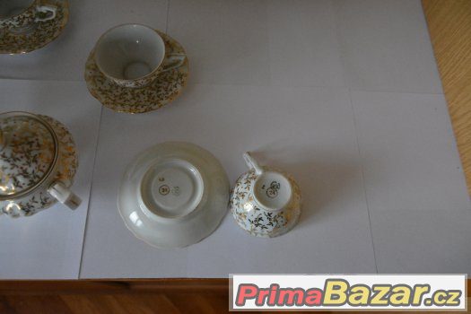 Zlacený porcelánový servis