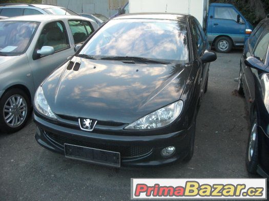 ZLEVNĚNO Peugeot 206 1.4i SPORT R.v 2003