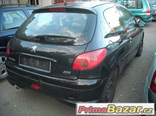 ZLEVNĚNO Peugeot 206 1.4i SPORT R.v 2003