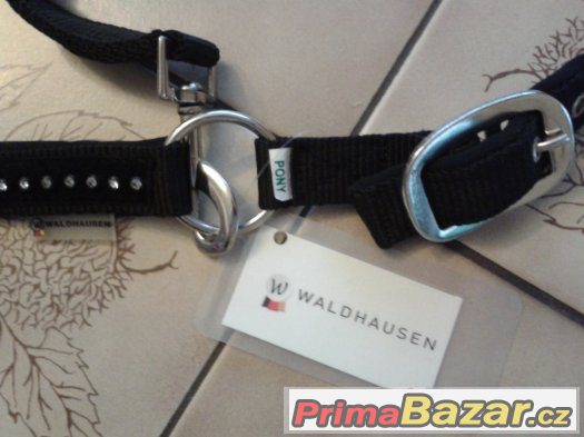 Prodám novou ohlávku zn. Waldhausen vel. pony. Prodám novou ohlávku zn. Waldhausen vel. pony.