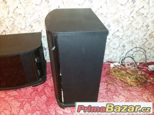 TV / Hifi skříňky (černé barvy) vysoká a nízká. TV / Hifi skříňky (černé barvy) vysoká a nízká.
