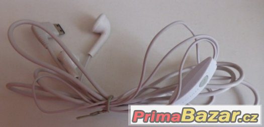 Nová sluchátka a datový kabel Samsung