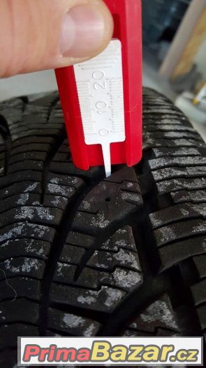 Pirelli zimní 215/70 R15 C vzorek 7mm, s disky jako nové. ci Pirelli zimní 215/70 R15 C vzorek 7mm, s disky jako nové. ci