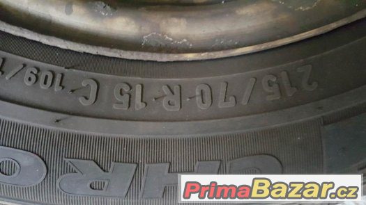 Pirelli zimní 215/70 R15 C vzorek 7mm, s disky jako nové. ci Pirelli zimní 215/70 R15 C vzorek 7mm, s disky jako nové. ci