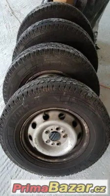 Pirelli zimní 215/70 R15 C vzorek 7mm, s disky jako nové. ci