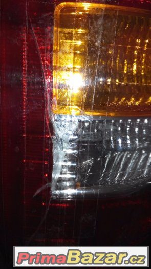 Opel Zafira zadni leve svetlo kryt. Opel Zafira zadni leve svetlo kryt.
