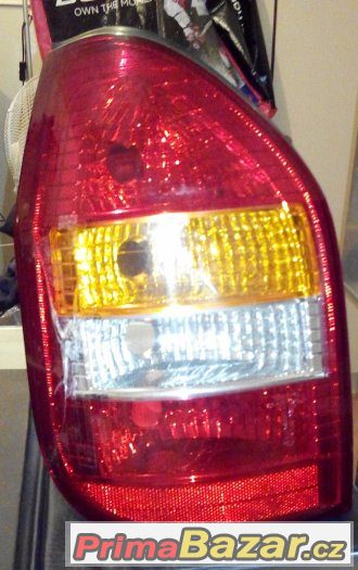 Opel Zafira zadni leve svetlo kryt.