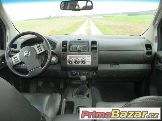 Nissan Navara od 2005 - manžeta řadící páky