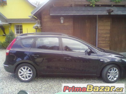 HYUNDAI i30 CRDí CW combi 2009