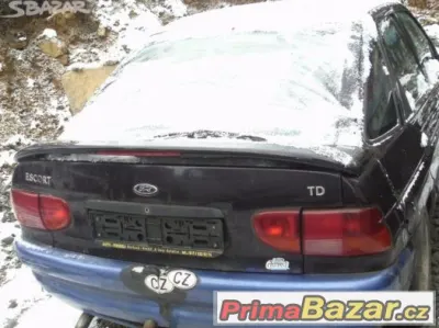 ford escort hatchback stříbr a fial