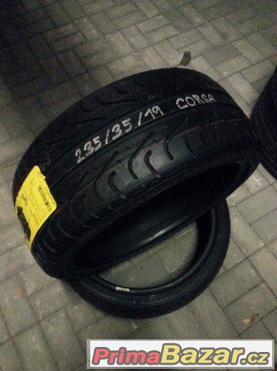 Pneu Pirelli Corsa 235/35R19