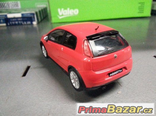 Model 1:24 Fiat Grande Punto Abarth