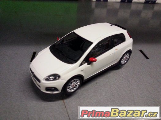 Model 1:24 Fiat Grande Punto Abarth