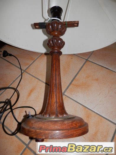 Starožitná lampička dřevěná