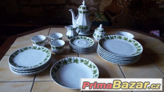 Krásně zdobená porcelánová souprava nekompletní značková- ba