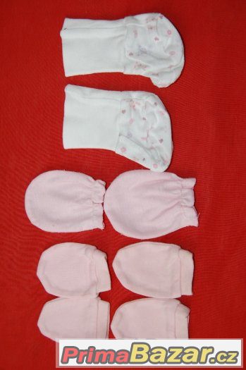 Rukavičky a ponožky pro novorozeně