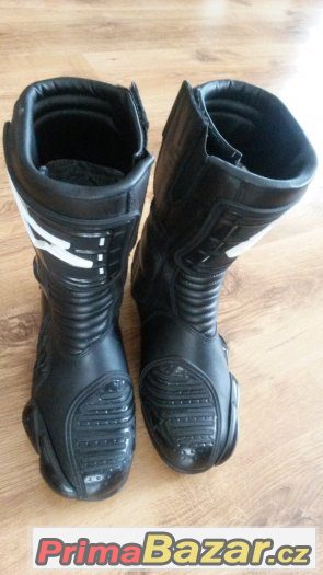 Prodám kožené boty na motorku ALPINESTARS GORE-TEX Prodám kožené boty na motorku ALPINESTARS GORE-TEX