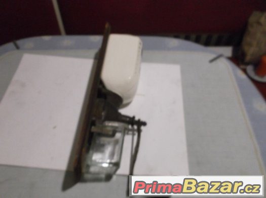 Prodám starožitný nástěnný mlýnek na kávu Prodám starožitný nástěnný mlýnek na kávu
