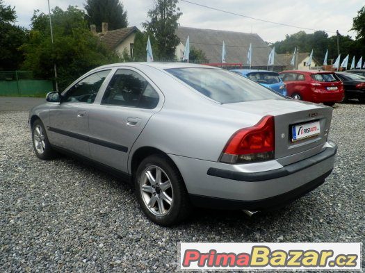 VOLVO S60 2.5 T  154KW 4X4 ČR,KLIMA,KUŽE